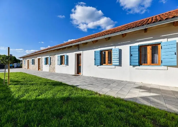 Family Friendly House With A Swimming Pool Gornje Rastane, Biograd - 23137 Дом отдыха Свети-Филип-и-Яков