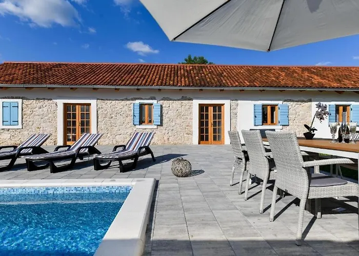 Family Friendly House With A Swimming Pool Gornje Rastane, Biograd - 23137 스베티필립아이자코브